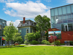 © Brown University/Azurae Cruz